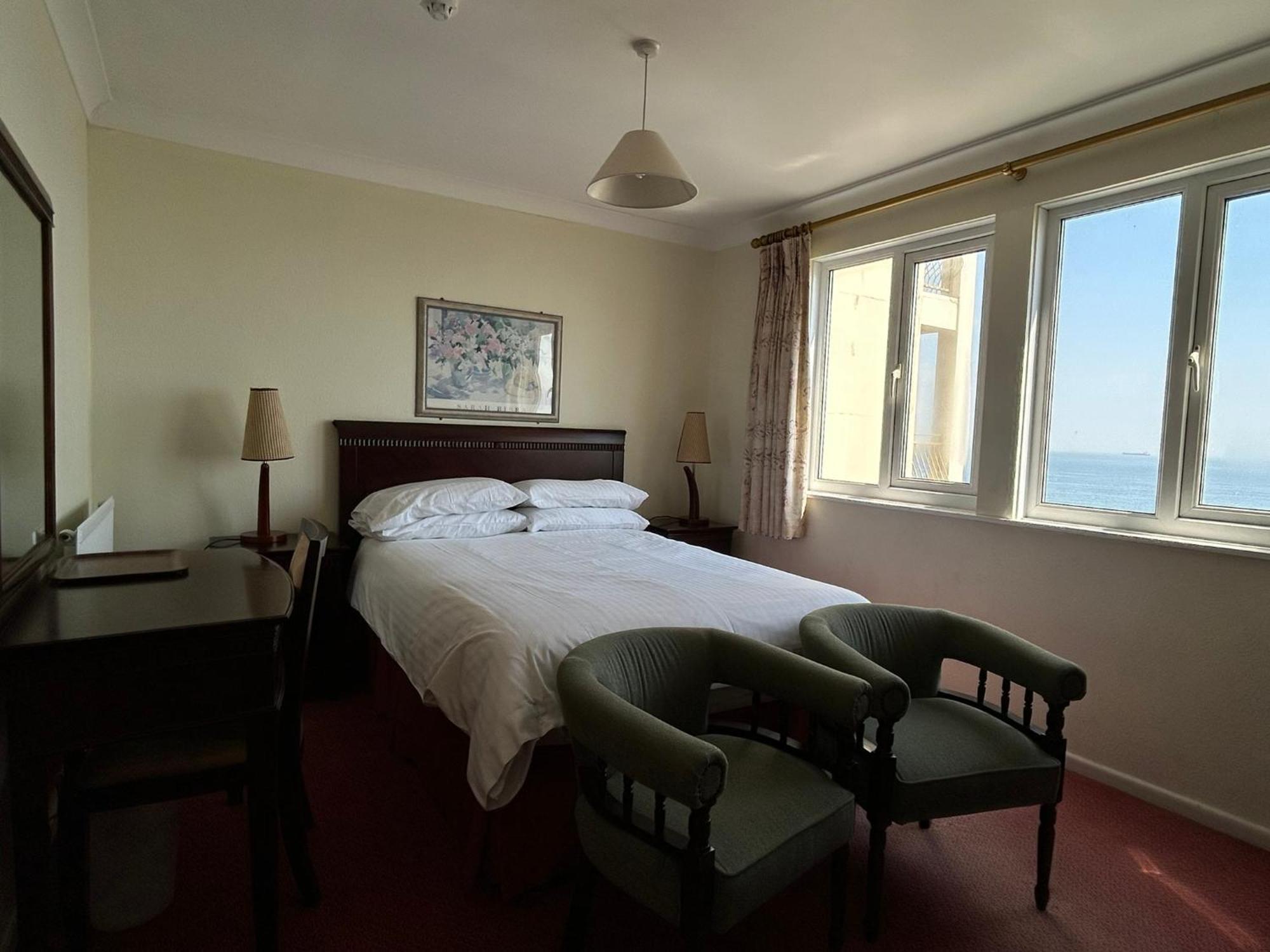Regent Court - Seafront, Sandown - Free Car Ferry For Bookings Of 3 Or More Nights, Subject To Availability Екстер'єр фото