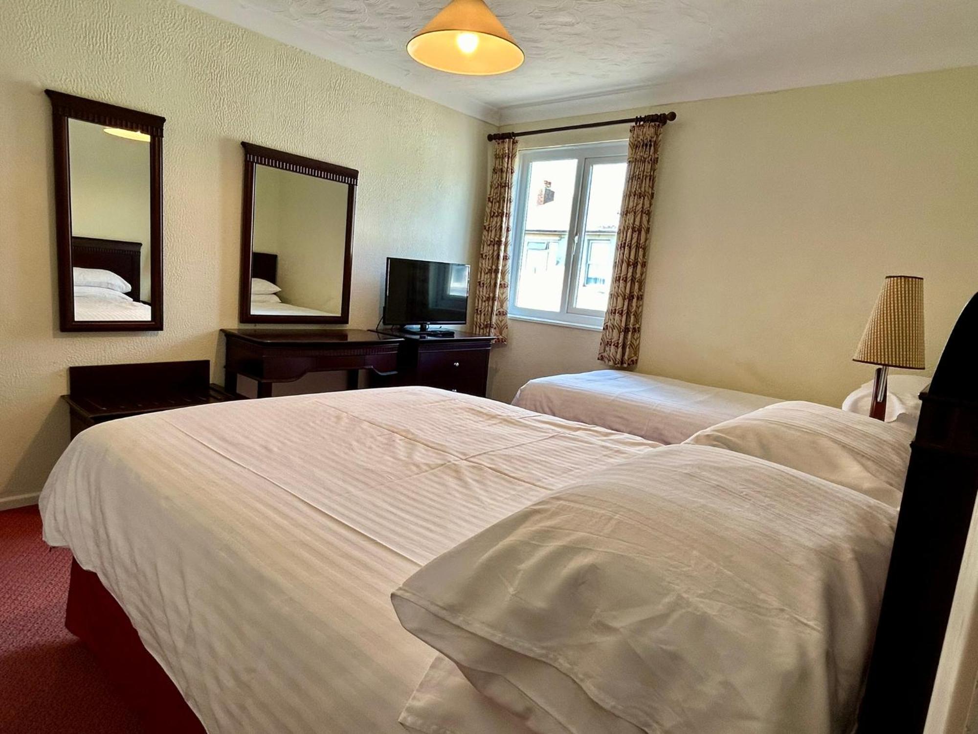 Regent Court - Seafront, Sandown - Free Car Ferry For Bookings Of 3 Or More Nights, Subject To Availability Номер фото