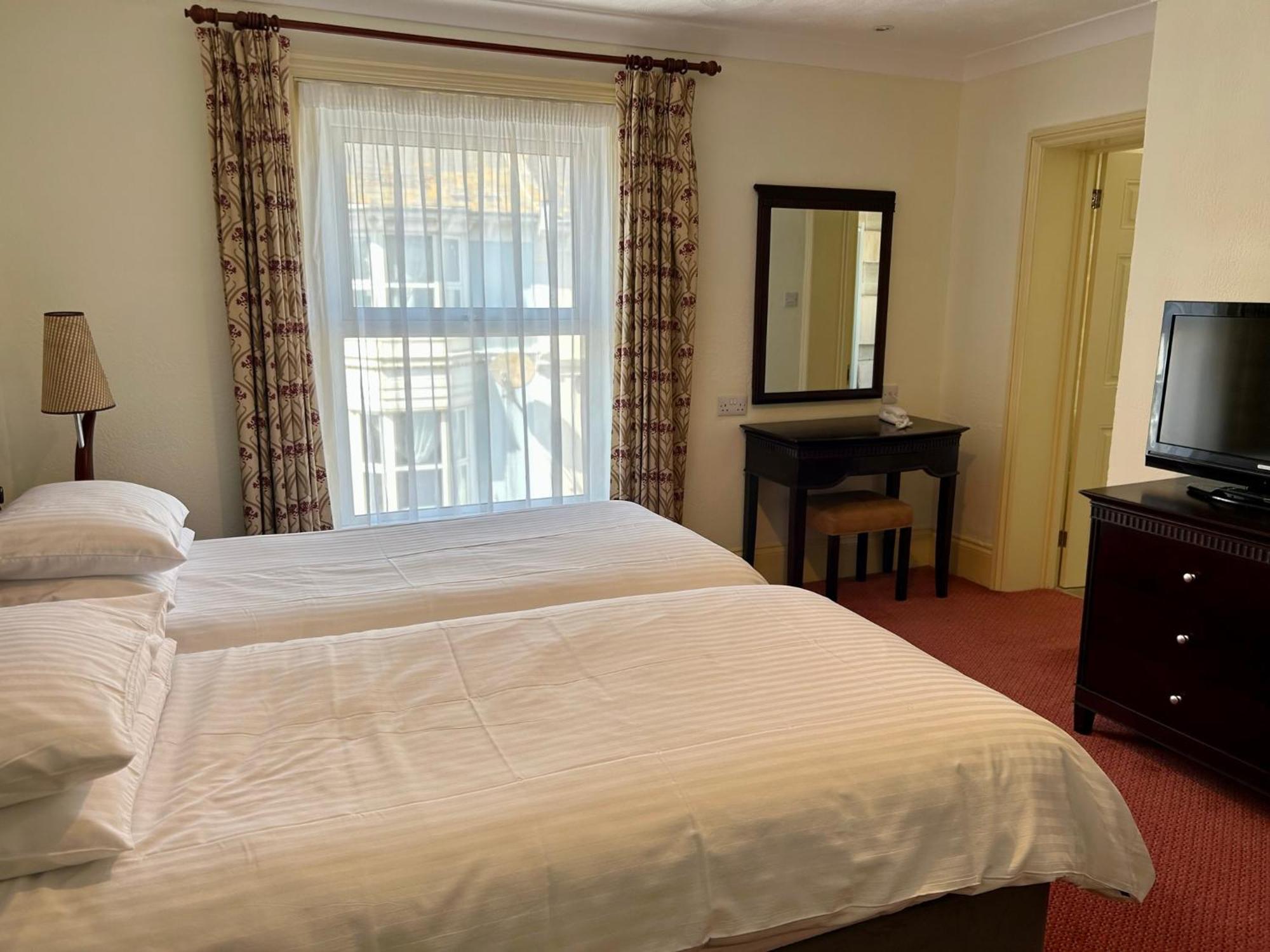 Regent Court - Seafront, Sandown - Free Car Ferry For Bookings Of 3 Or More Nights, Subject To Availability Номер фото